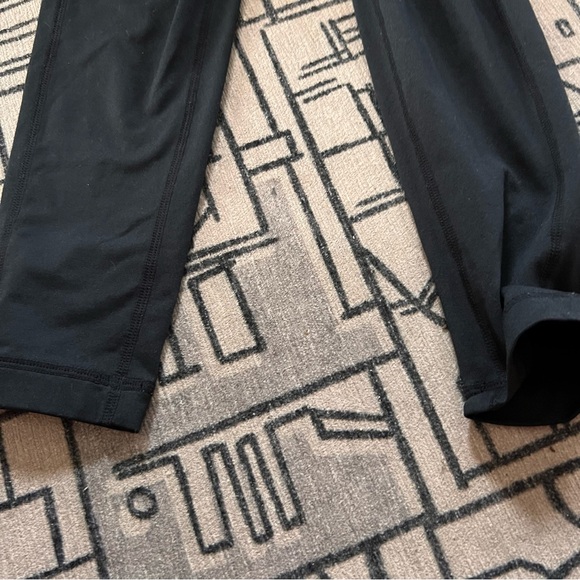 Marmot base layer ski pants black, perfect for winter wear - Picture 4 of 5